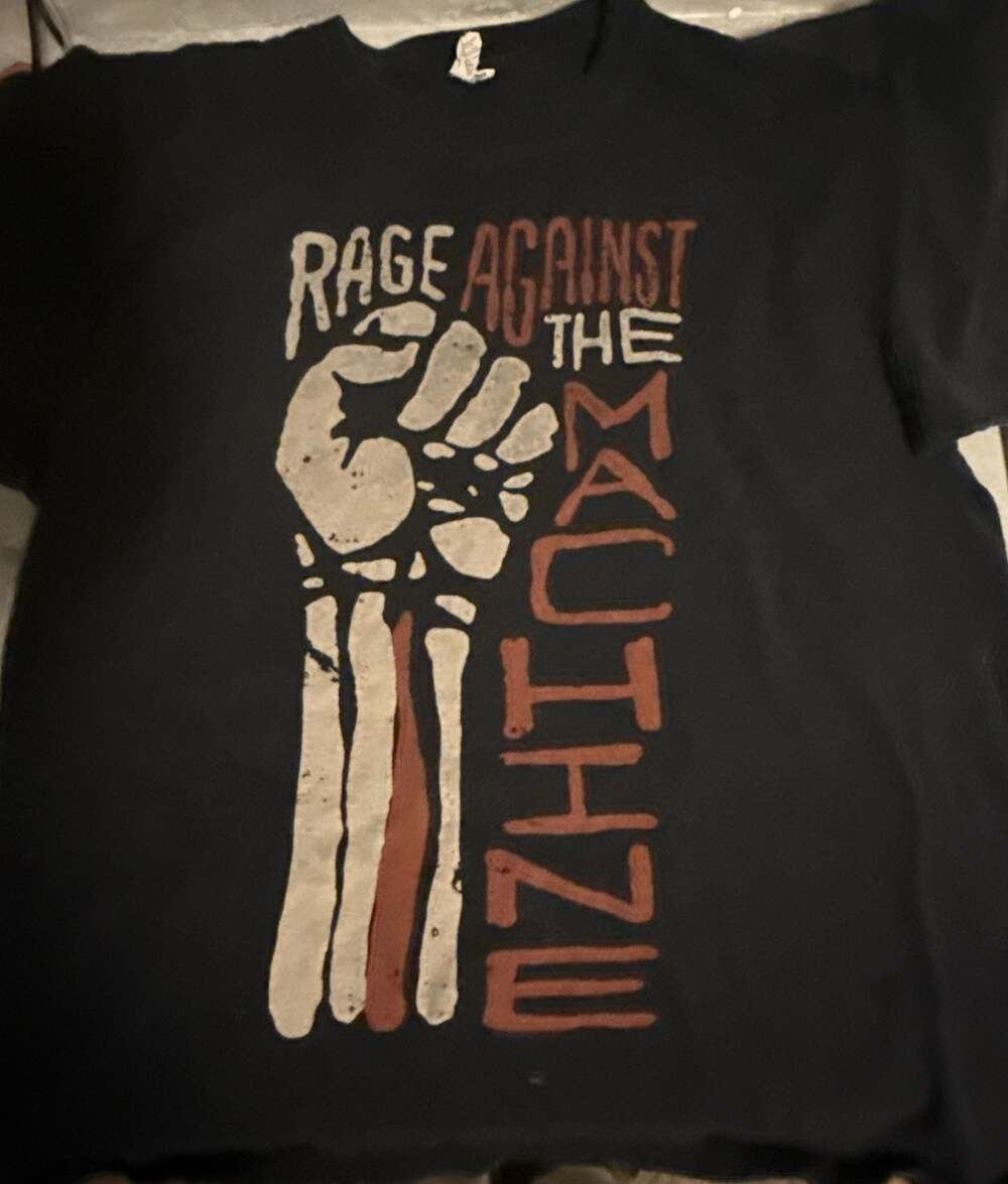 Rage Against the Machine Fist Flag Graphic T-Shirt 2011 Anvil Tag
